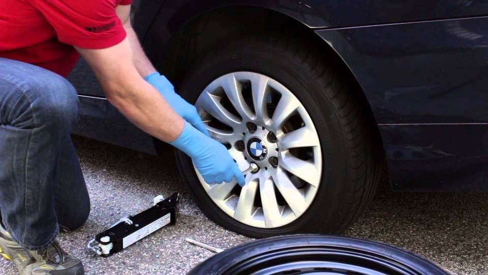 Flat Tire Change - Mechanic on Call